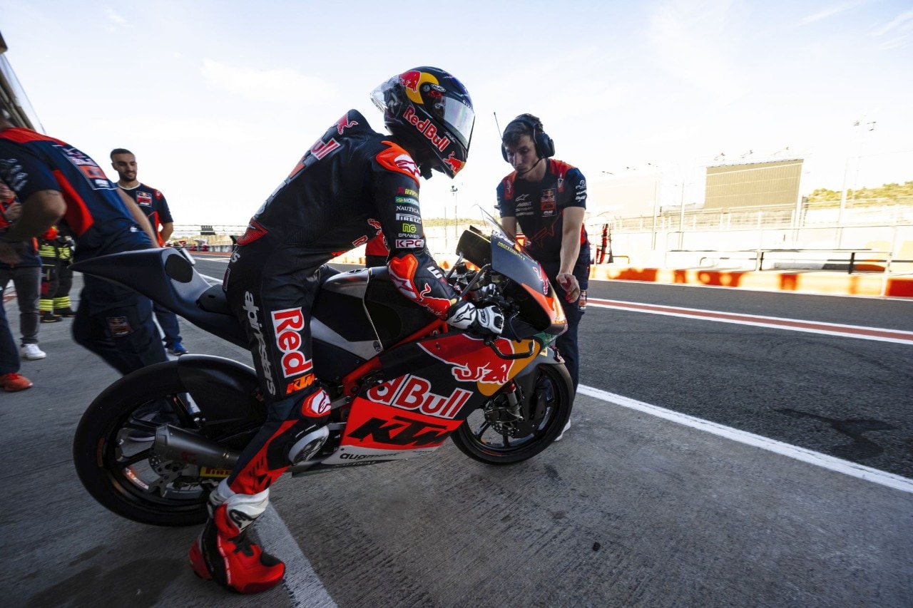 A Valencia Pirelli straccia tutti i record… con le gomme di serie